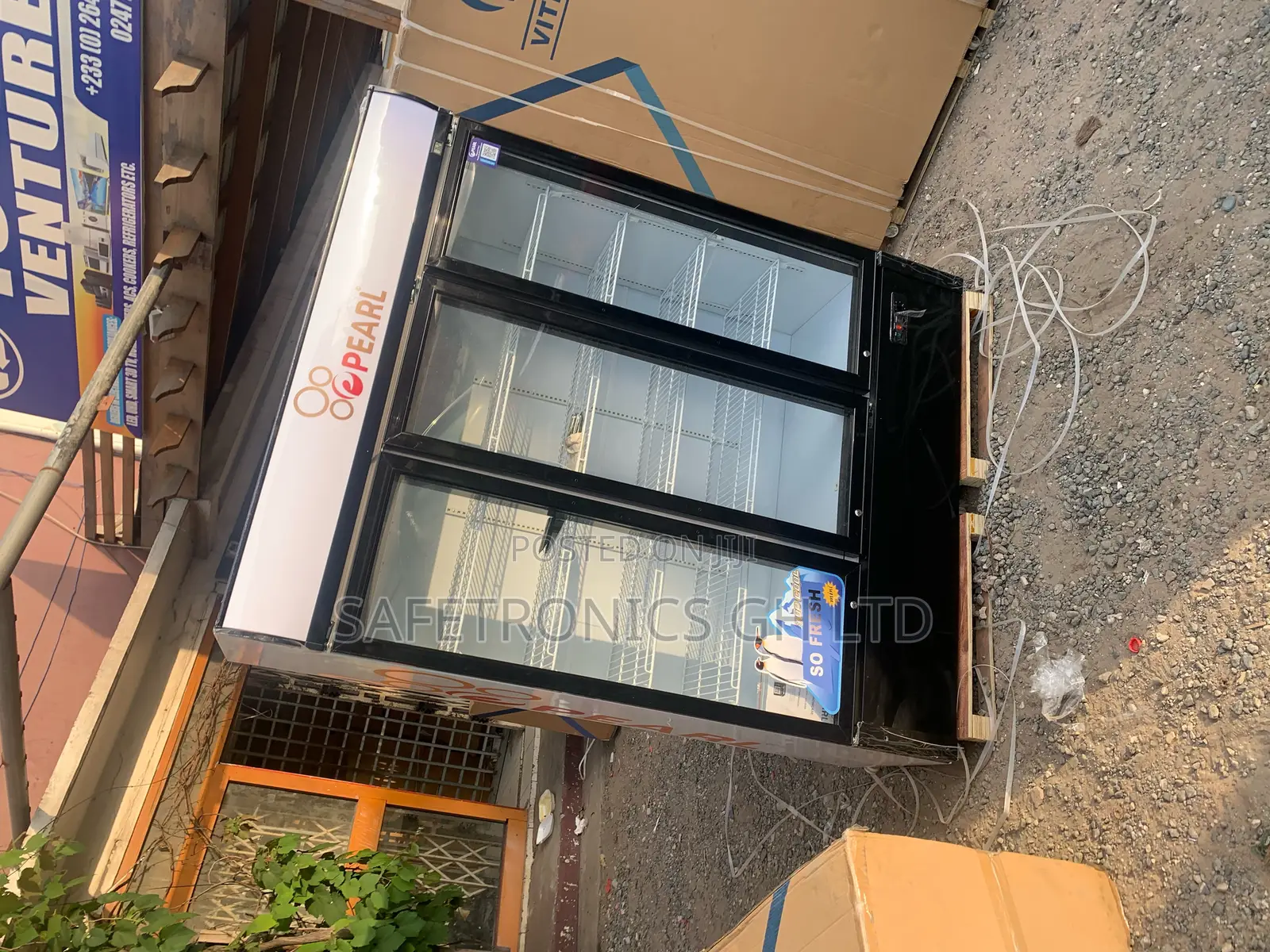 Order Good 3 Doors Pearl Display PVC-150 Fridge