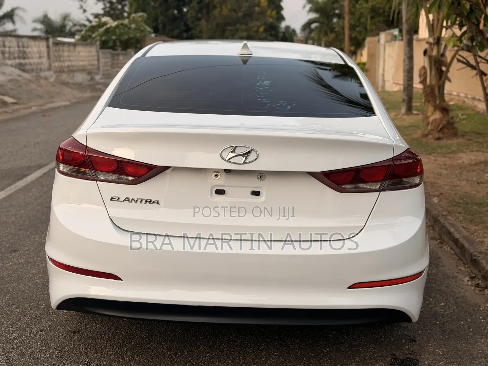 Hyundai Elantra Limited 2018 White