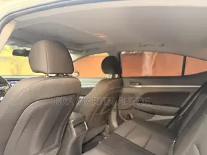Hyundai Elantra Limited 2018 White