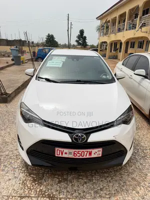 Toyota Corolla LE ECO w/Package 1 4dr Sedan (1.8L 4cyl CVT) 2017 White