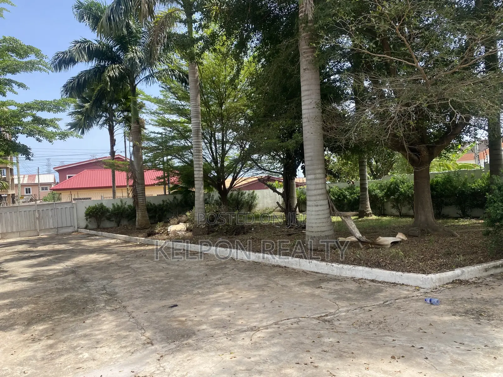 3bdrm House in Dzorwulu for rent