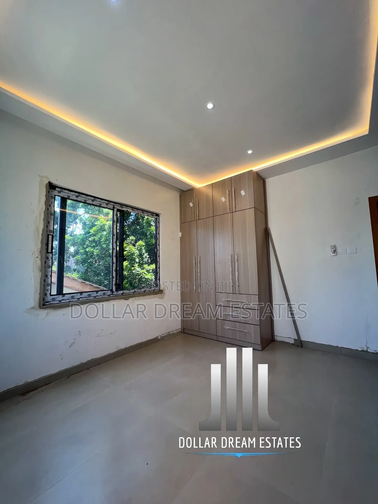 4bdrm Townhouse/Terrace in East Legon for sale
