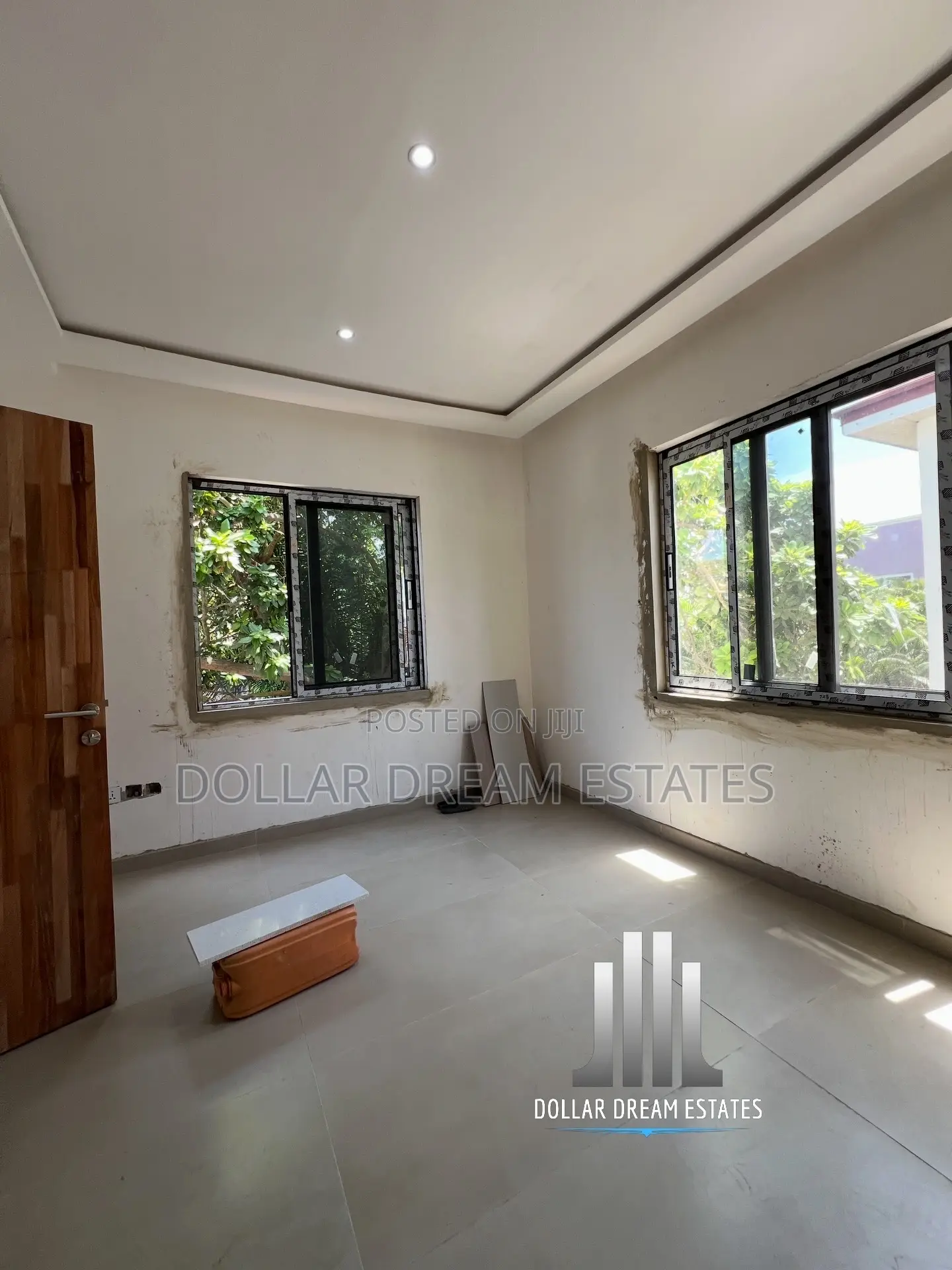 4bdrm Townhouse/Terrace in East Legon for sale
