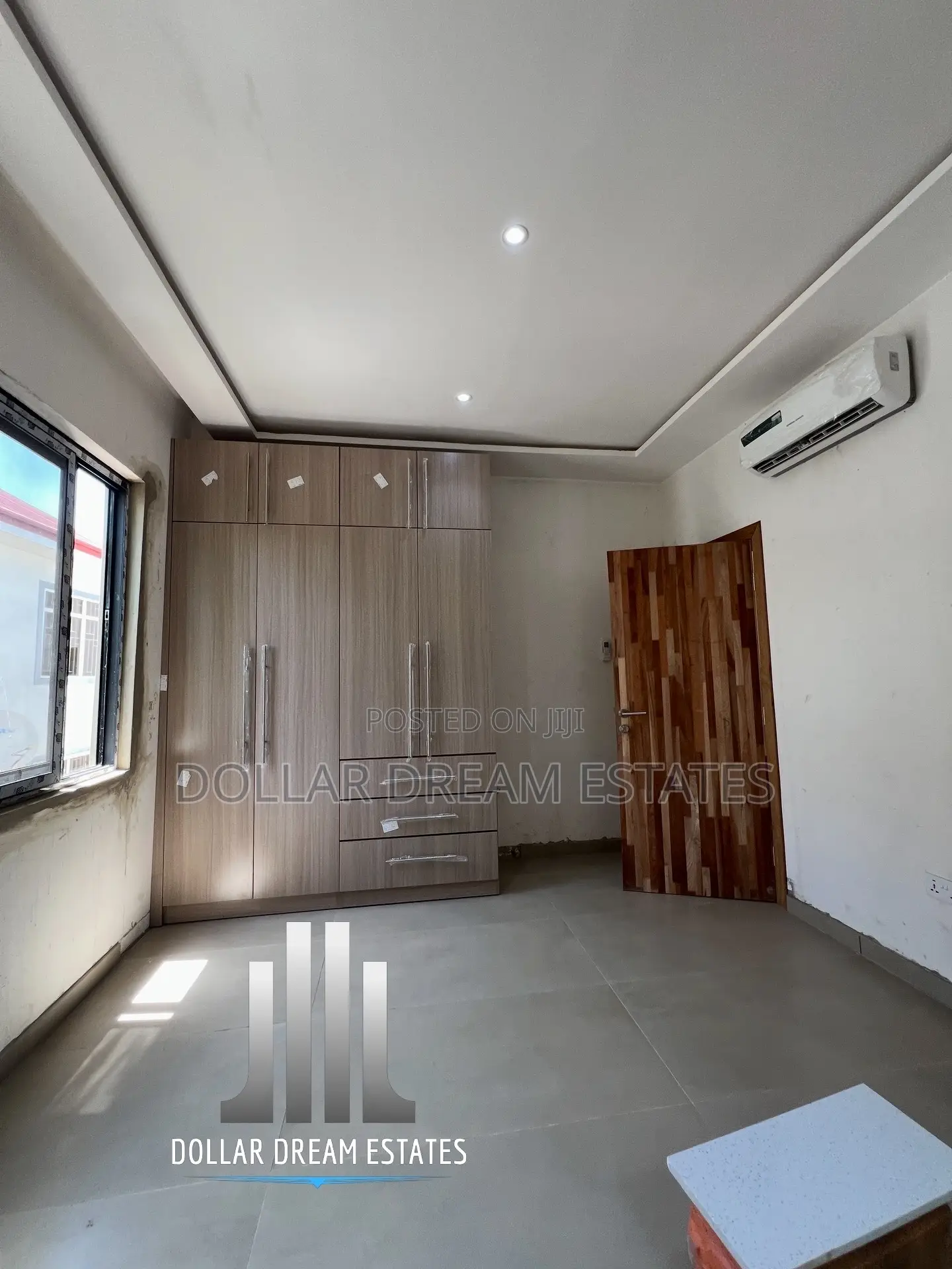 4bdrm Townhouse/Terrace in East Legon for sale