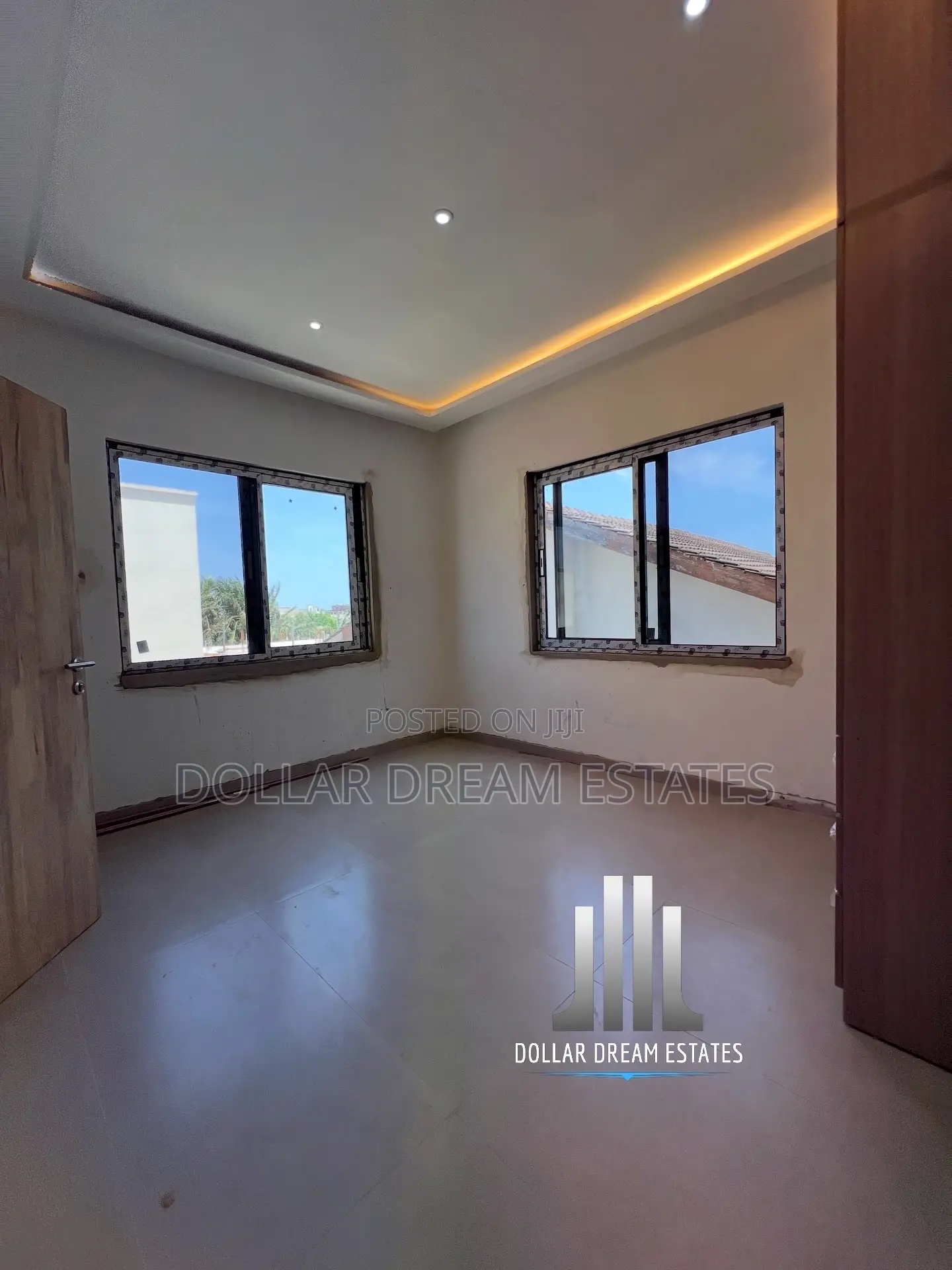 4bdrm Townhouse/Terrace in East Legon for sale