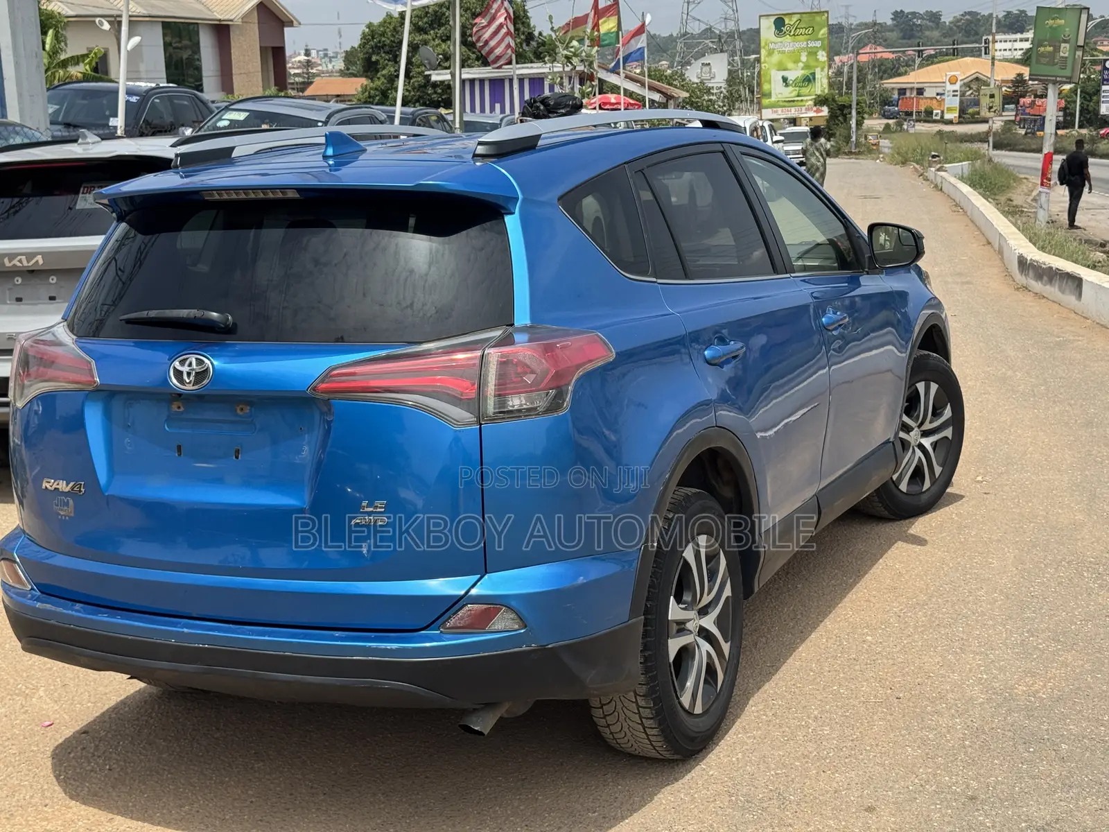 Toyota RAV4 LE AWD (2.5L 4cyl 6A) 2016 Blue