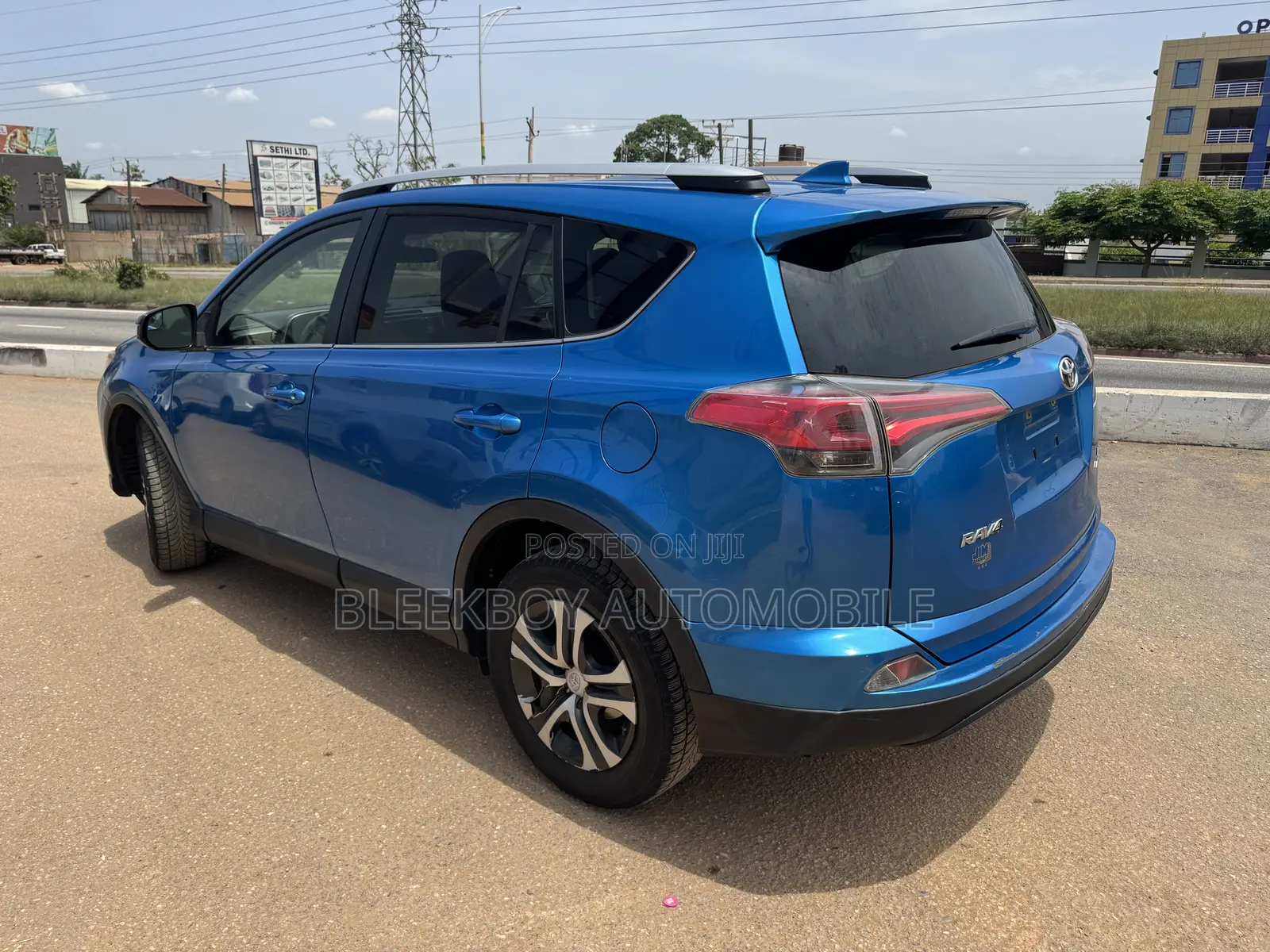 Toyota RAV4 LE AWD (2.5L 4cyl 6A) 2016 Blue