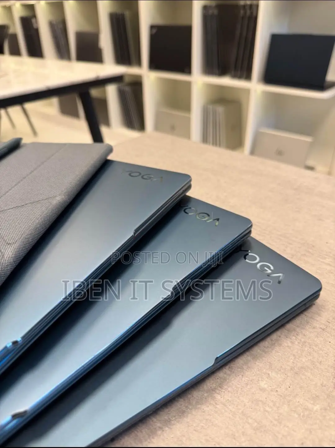 Laptop Lenovo Yoga Book 9i 16GB Intel Core i7 SSD 1T