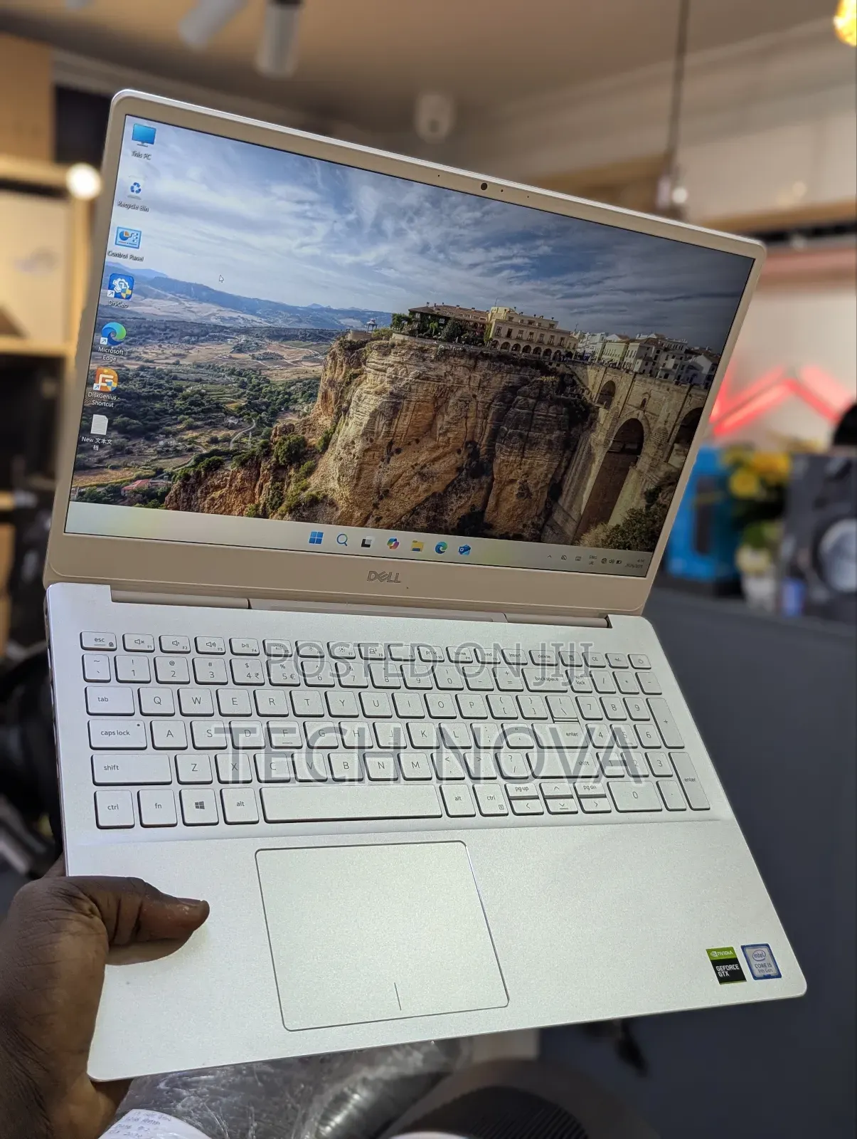 Laptop Dell Inspiron 15 7586 16GB Intel Core i5 SSD 512GB