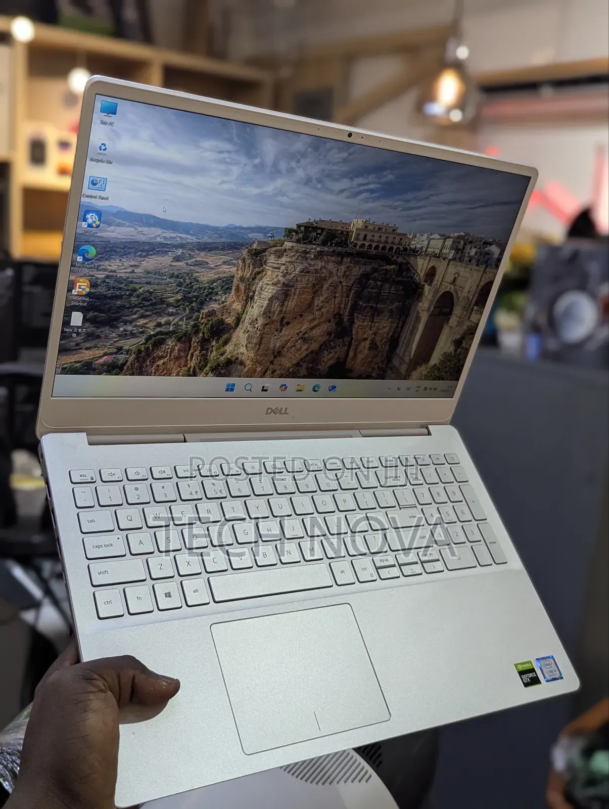 Laptop Dell Inspiron 15 7586 16GB Intel Core i5 SSD 512GB