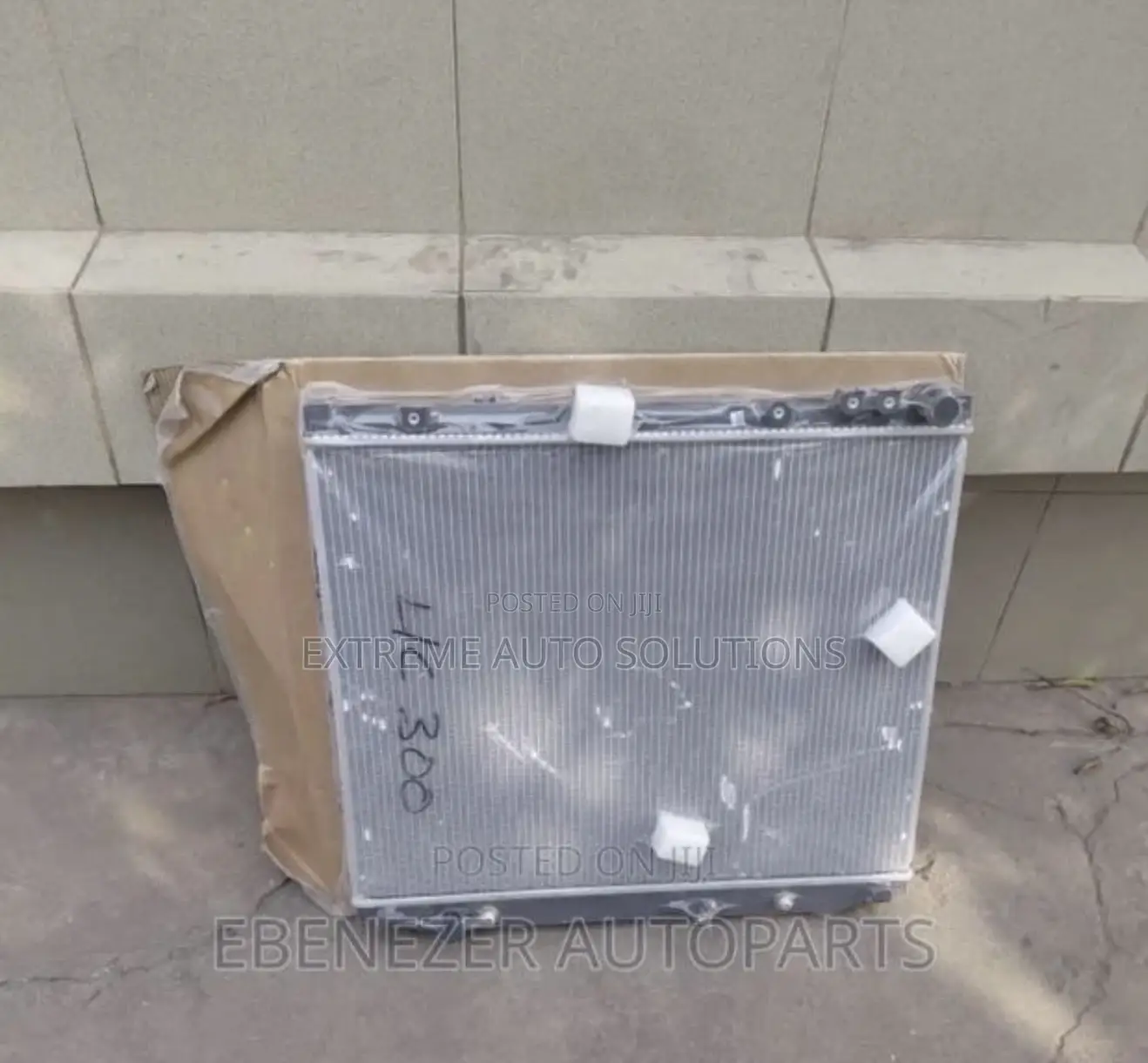 Toyota Land Cruiser Lc300 Radiator Tank