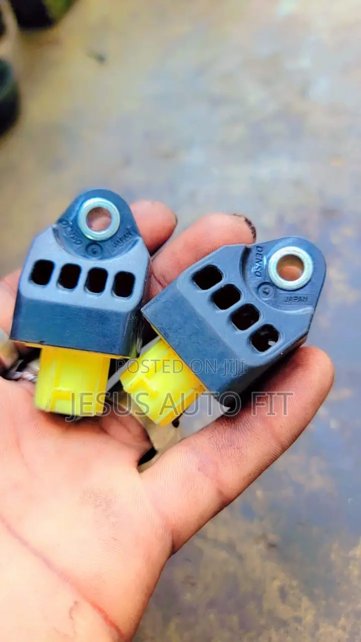 Toyota Rav4 and Lexus Rx 350 Impact Sensor (Part Number: 89831-06010)