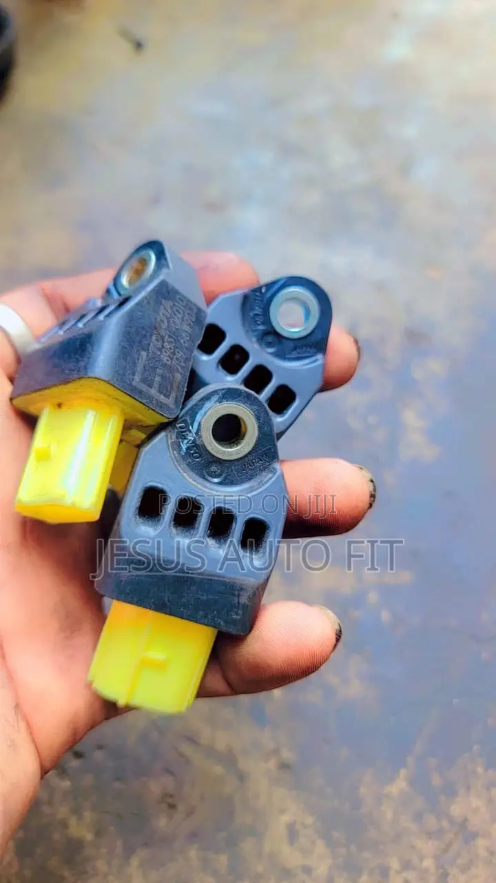 Toyota Rav4 and Lexus Rx 350 Impact Sensor (Part Number: 89831-06010)