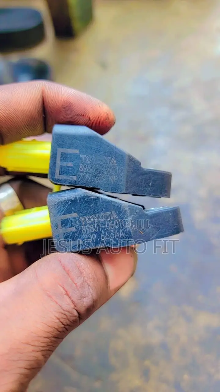 Toyota Rav4 and Lexus Rx 350 Impact Sensor (Part Number: 89831-06010)