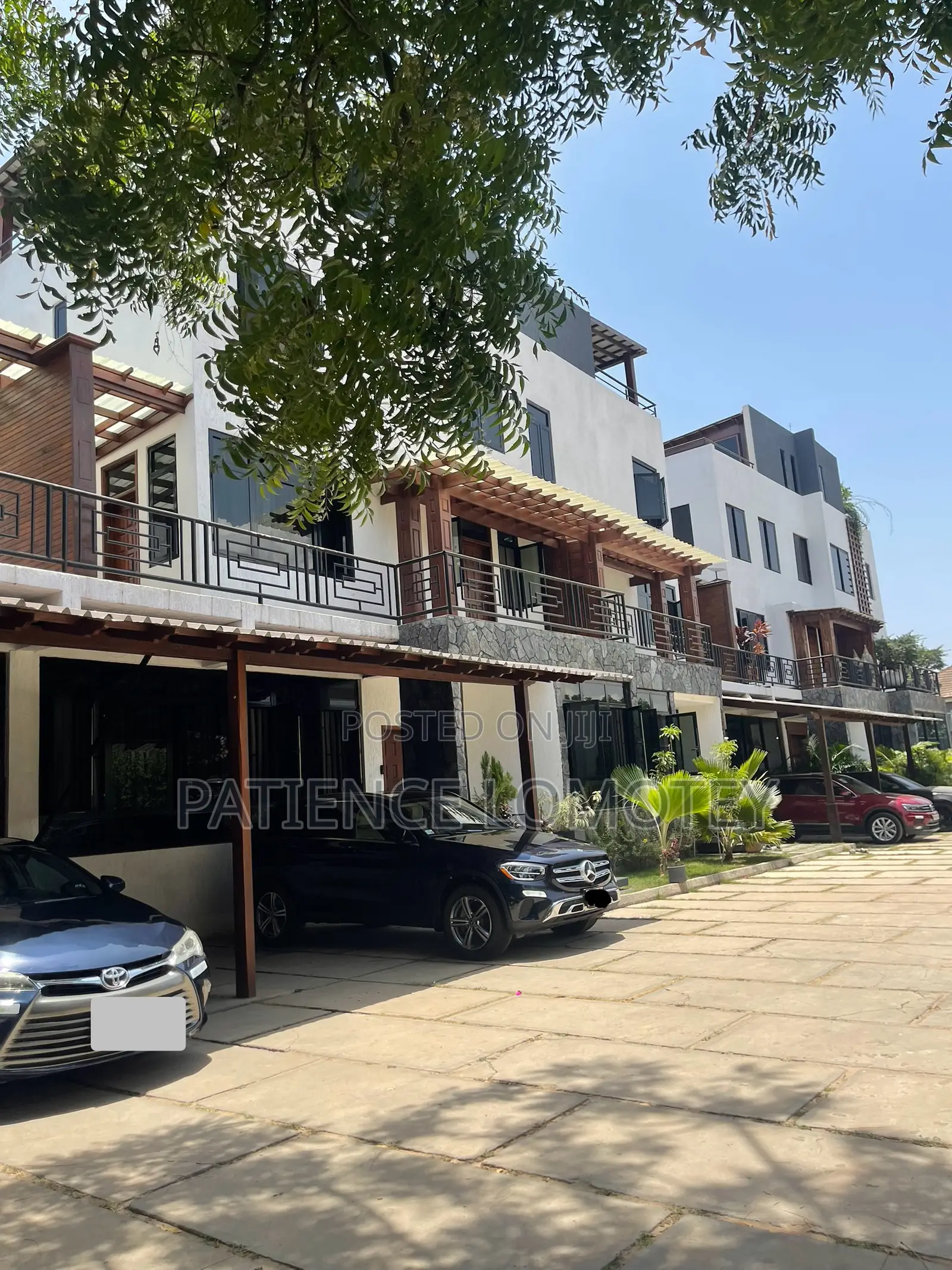 4bdrm Townhouse/Terrace in Airport Residential Area for sale
