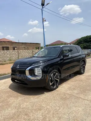 Mitsubishi Outlander 2023 Black