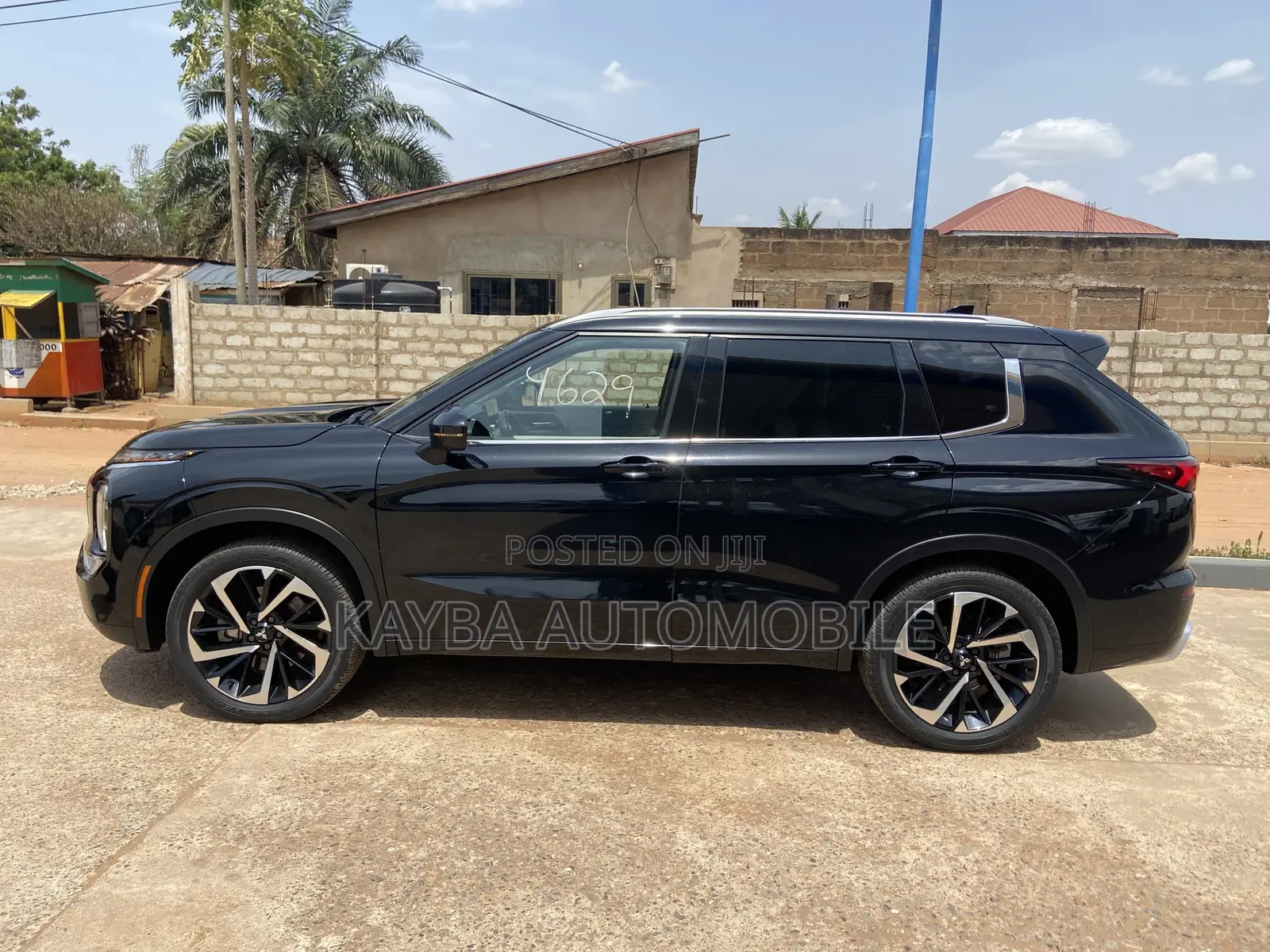 Mitsubishi Outlander 2023 Black
