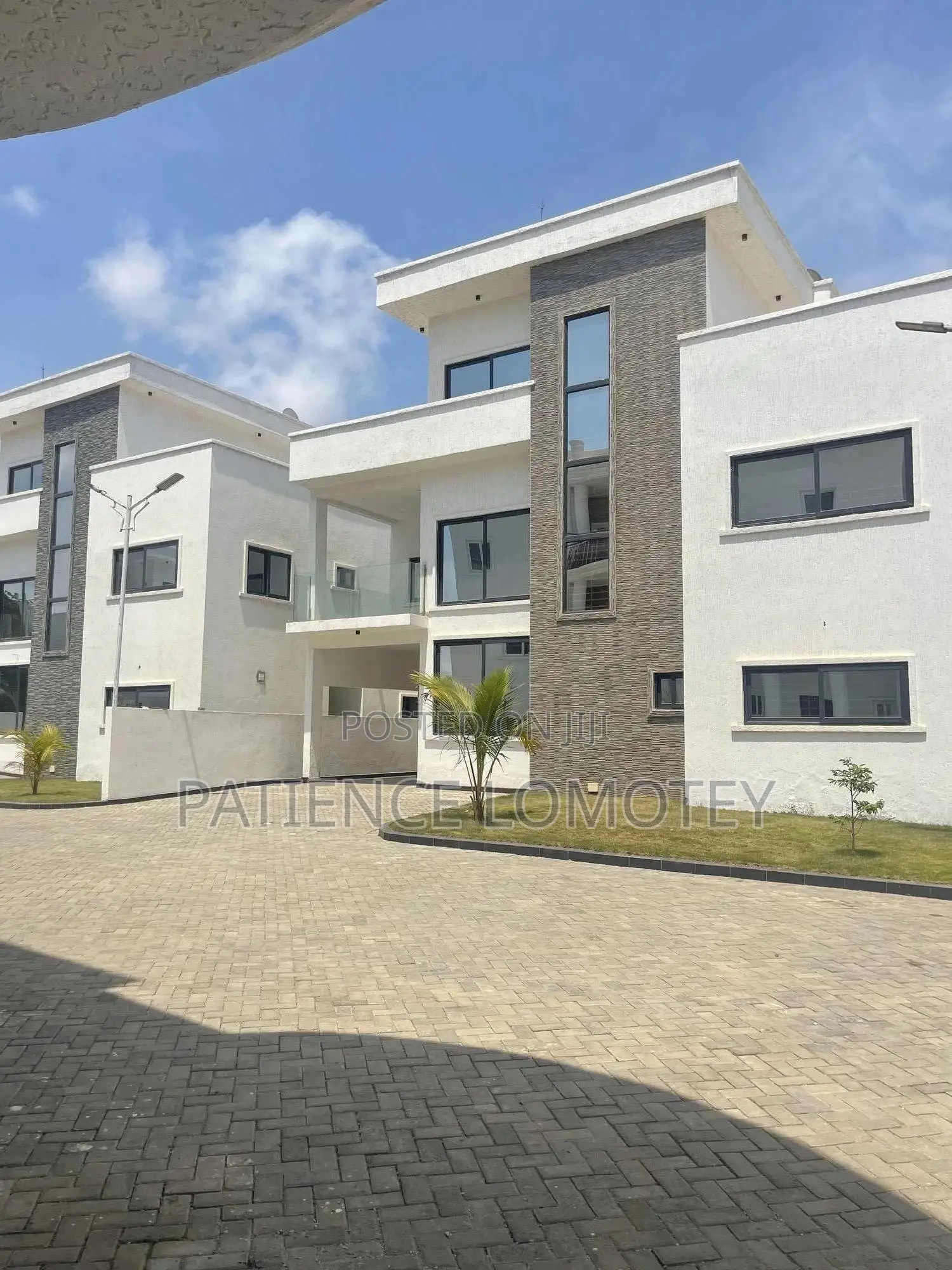 Furnished 5bdrm Townhouse / Terrace in Airport Residential Area