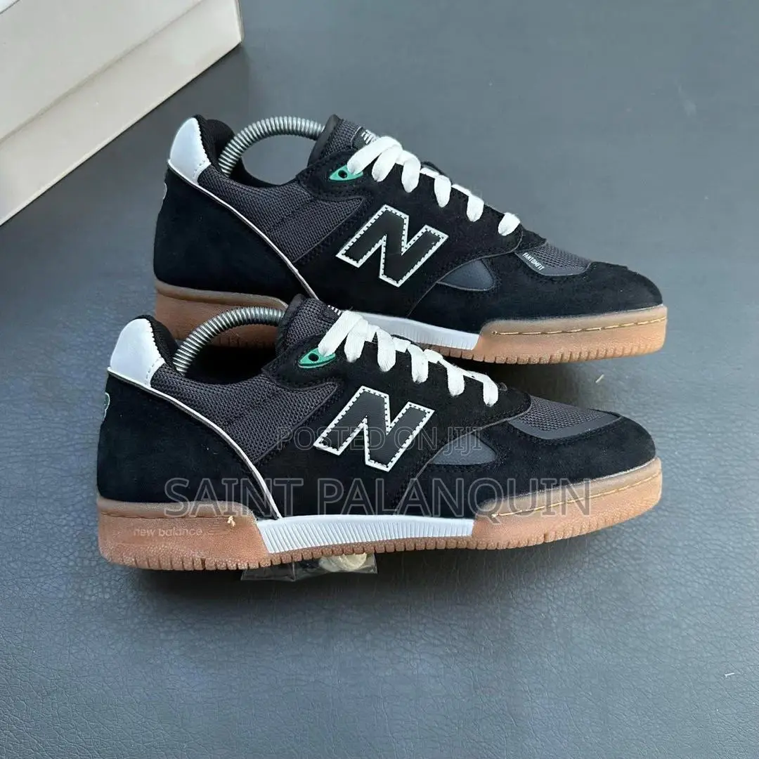 New Balance 600 Black Suede