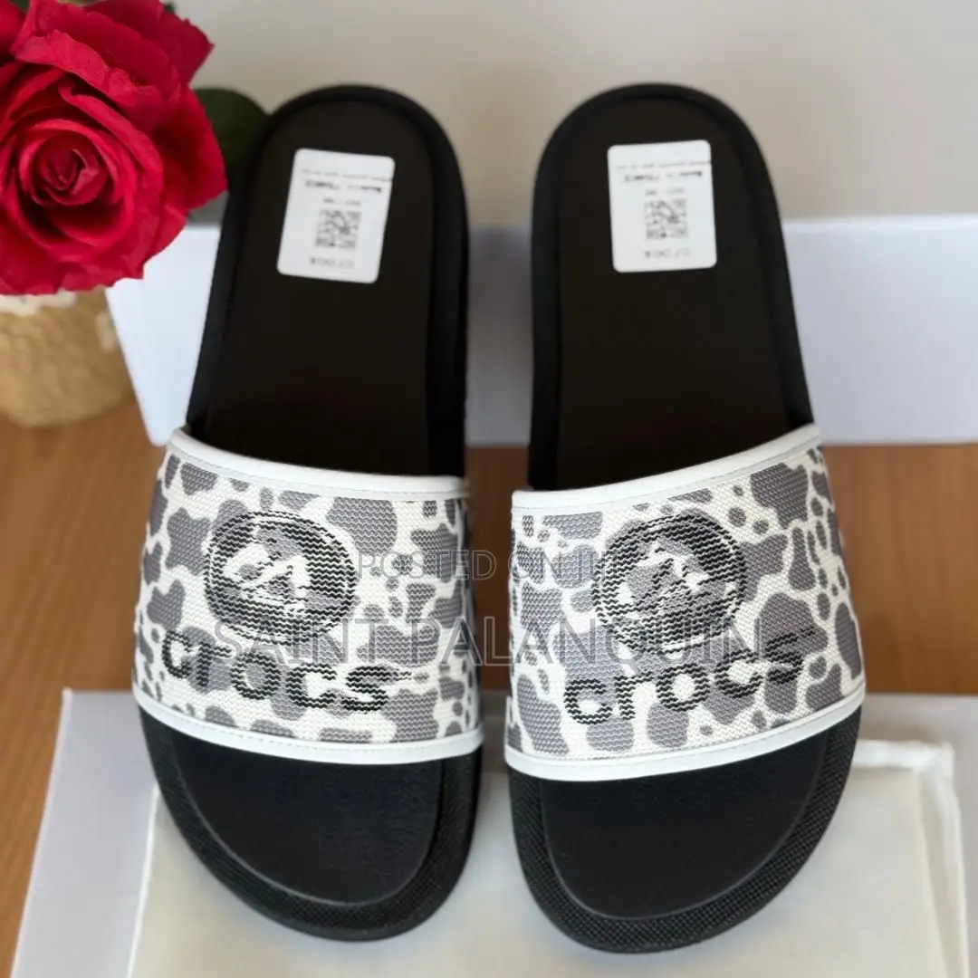 Crocs Comfortable Palm Slippers