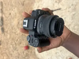 Canon R50 With 18-45mm