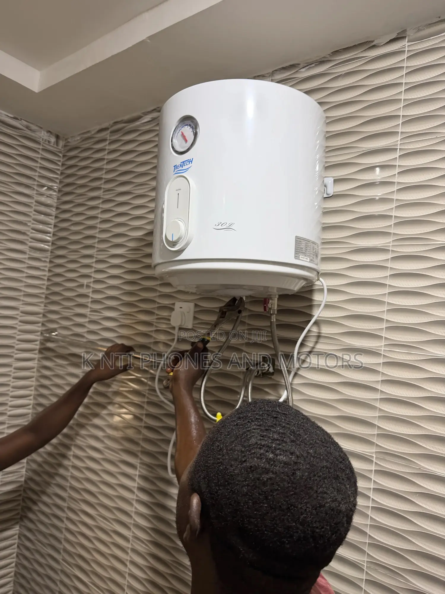 8bdrm House in K Nti Lux Apartment, Kumasi Metropolitan for sale