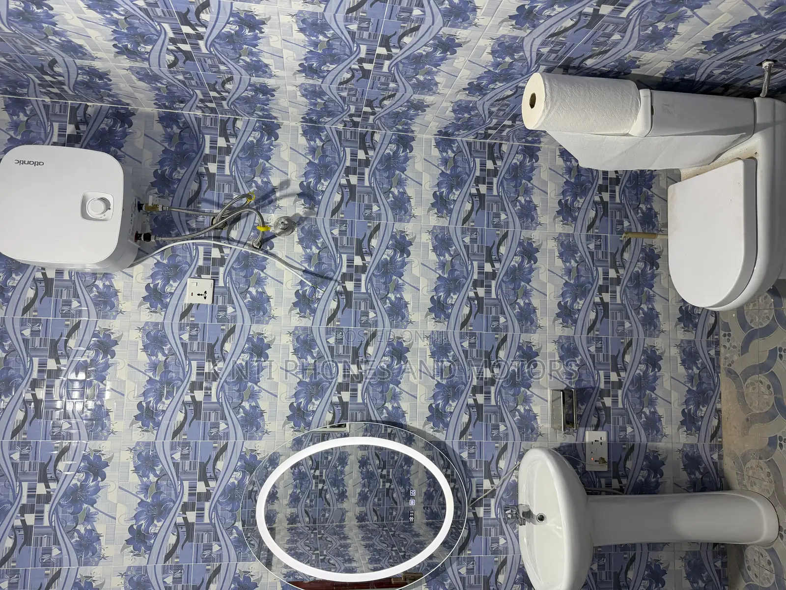 8bdrm House in K Nti Lux Apartment, Kumasi Metropolitan for sale