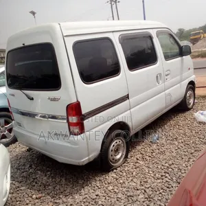 Suzuki Every Wagon 2010 White