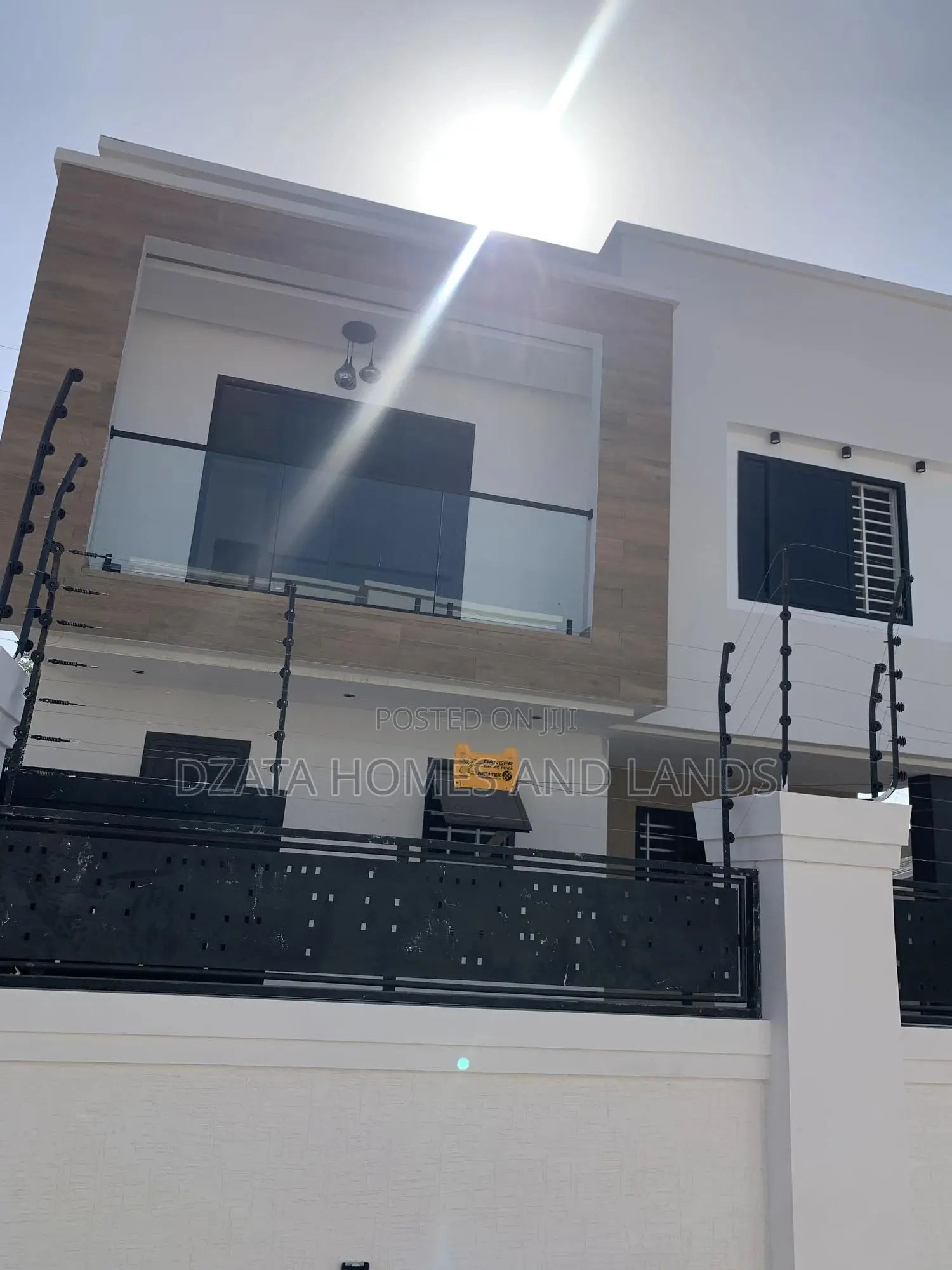 3bdrm Mansion in Batsonna, Spintex for sale