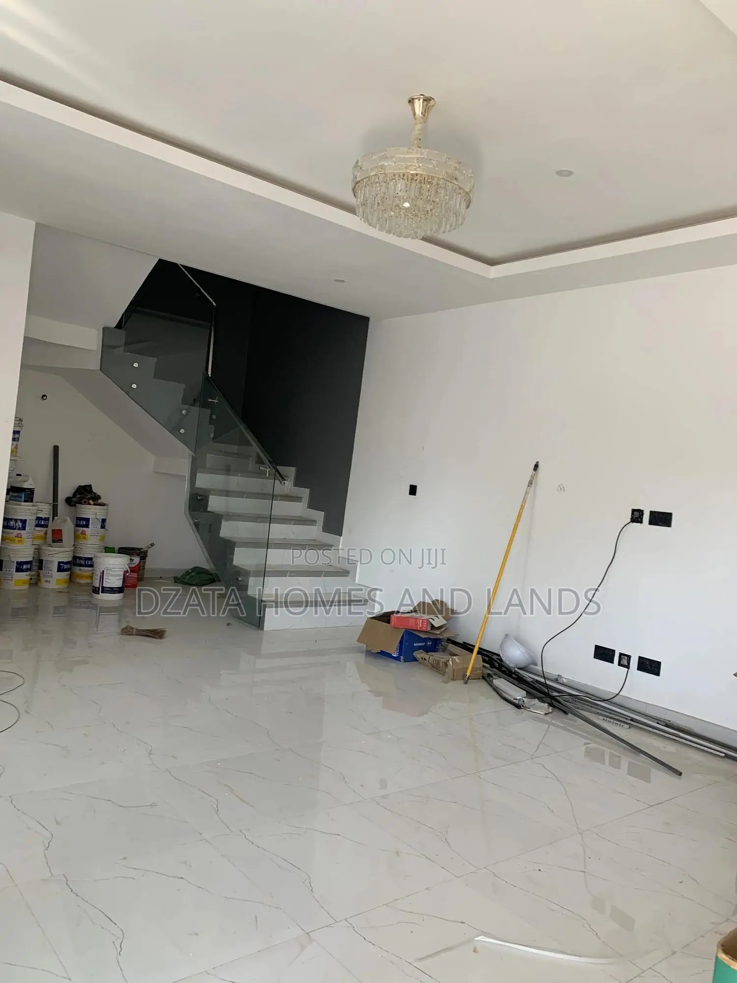 3bdrm Mansion in Batsonna, Spintex for sale