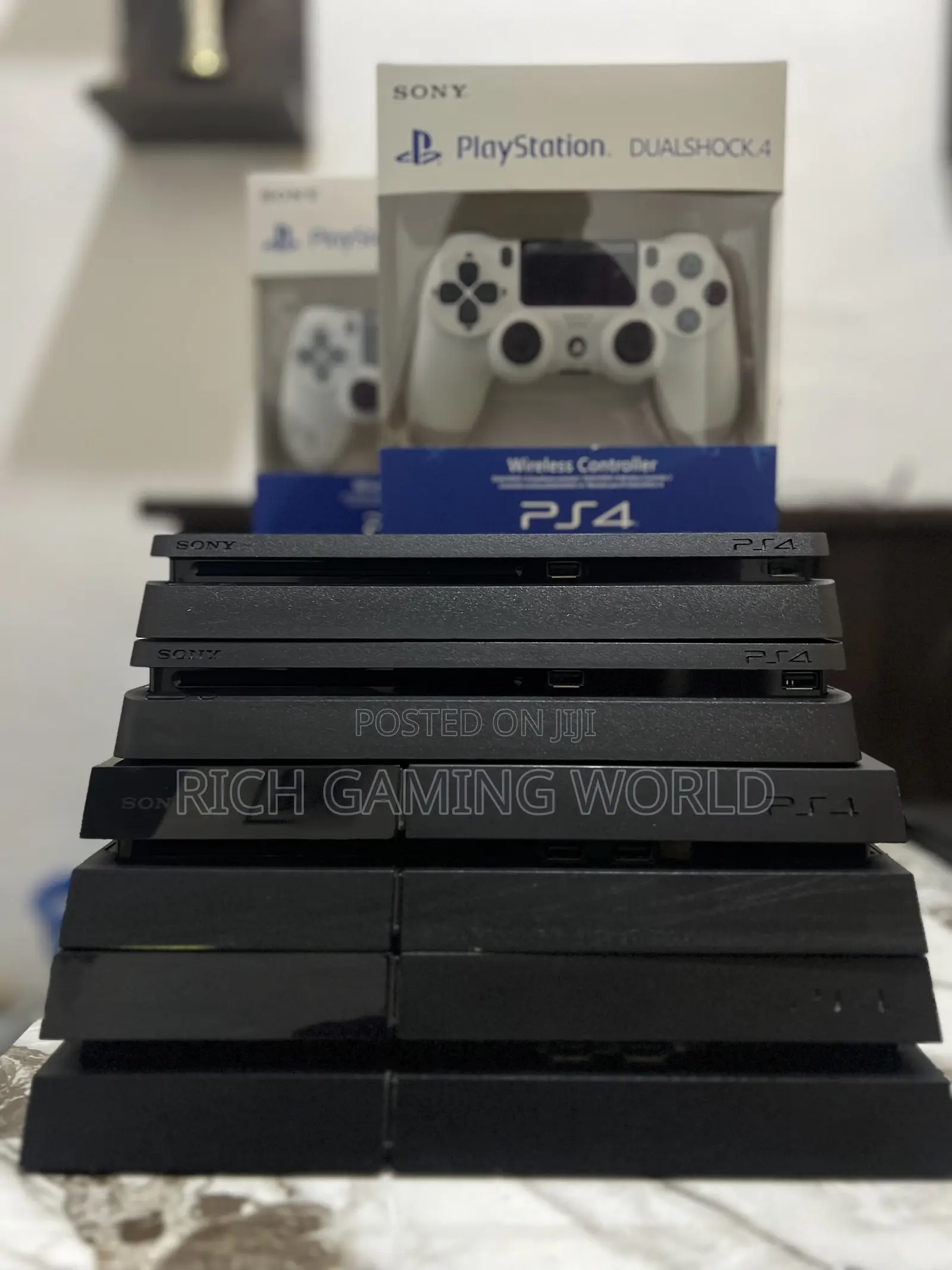 Ps4 Slim and Standard 10 Games Two Controllers