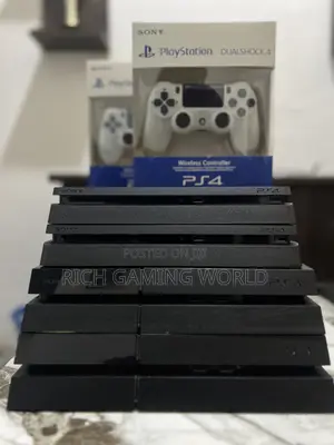 Ps4 Slim and Standard 10 Games Two Controllers