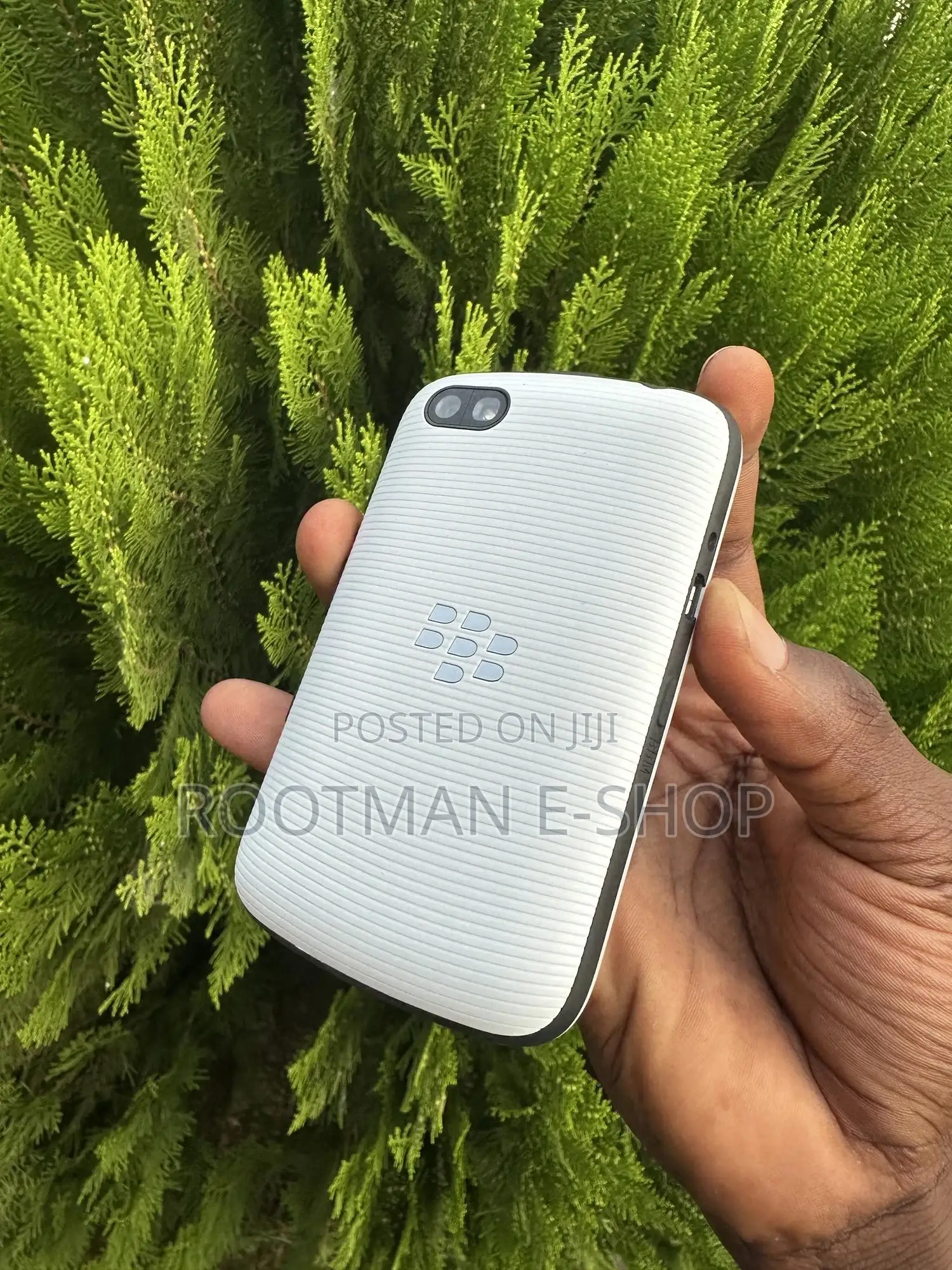 BlackBerry 9720 White