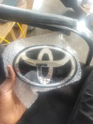 Toyota Corolla Glass Crown/Emblem 2017,2018