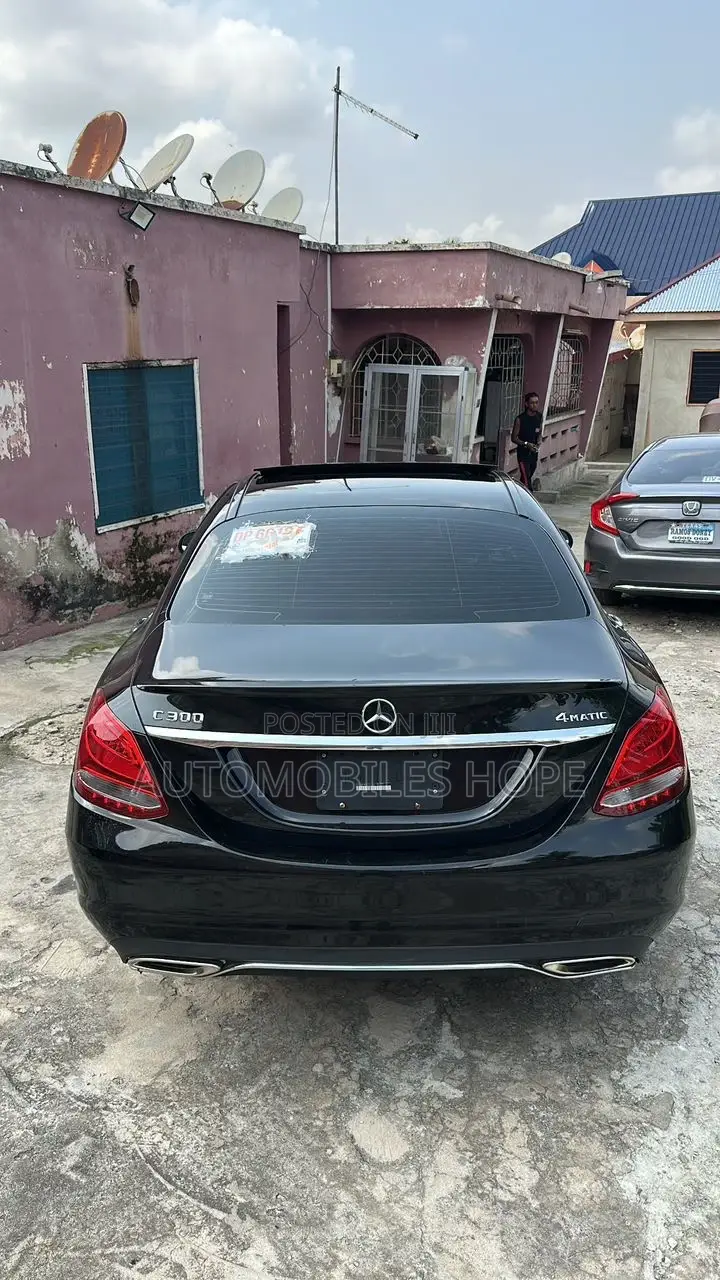 Mercedes-Benz C300 2017 Black