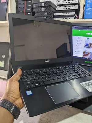 Laptop Acer Aspire E5-575T 8GB Intel Core i3 HDD 1T