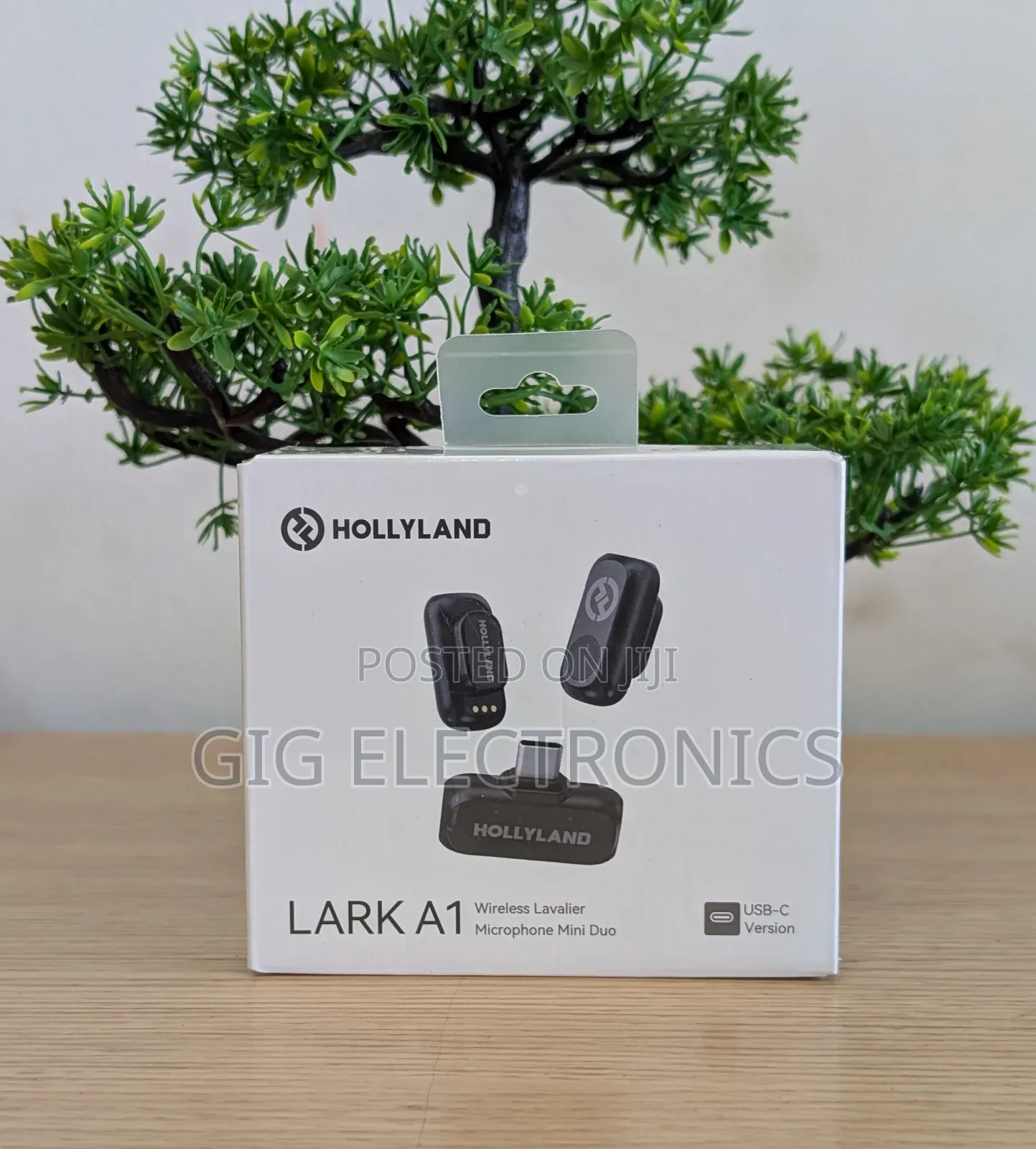 Hollyland Lark A1 Duo 2-Person Wireless Microphone System