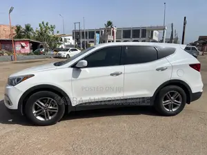 Hyundai Santa Fe 2017 White