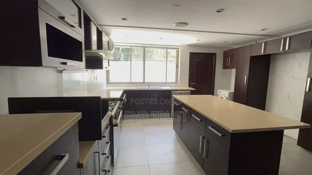 Furnished 4bdrm Townhouse / Terrace in Cantonments, US Embassy Area
