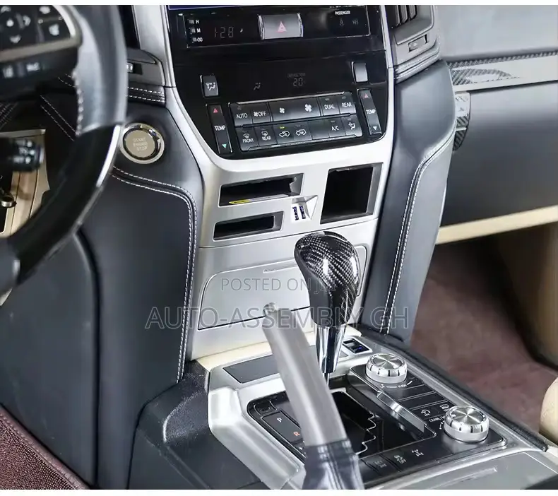 Land Cruiser 200 (2016 -2021) Interior Upgrade Screen and Console