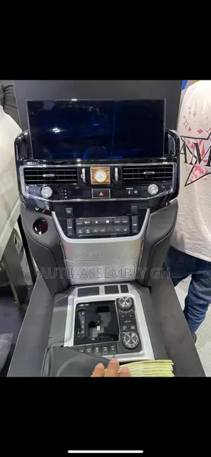Landcruiser 200 (2016-2021) Upgrade Screen And Console