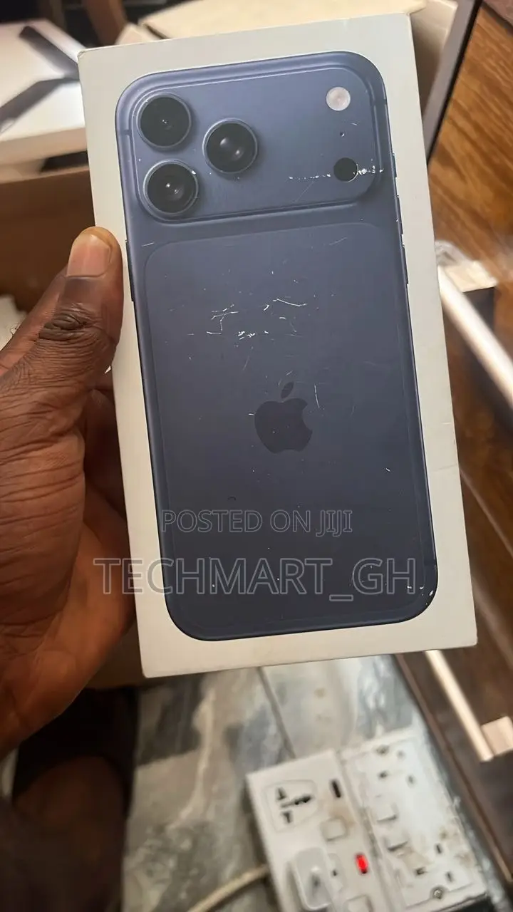 New Apple iPhone 17 Pro Max 256 GB Blue