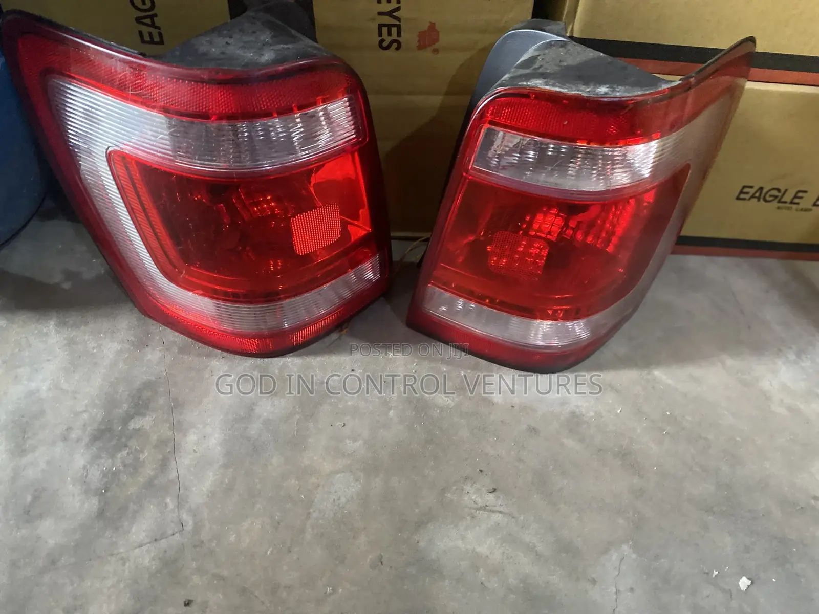 Escape 08 Tail Light