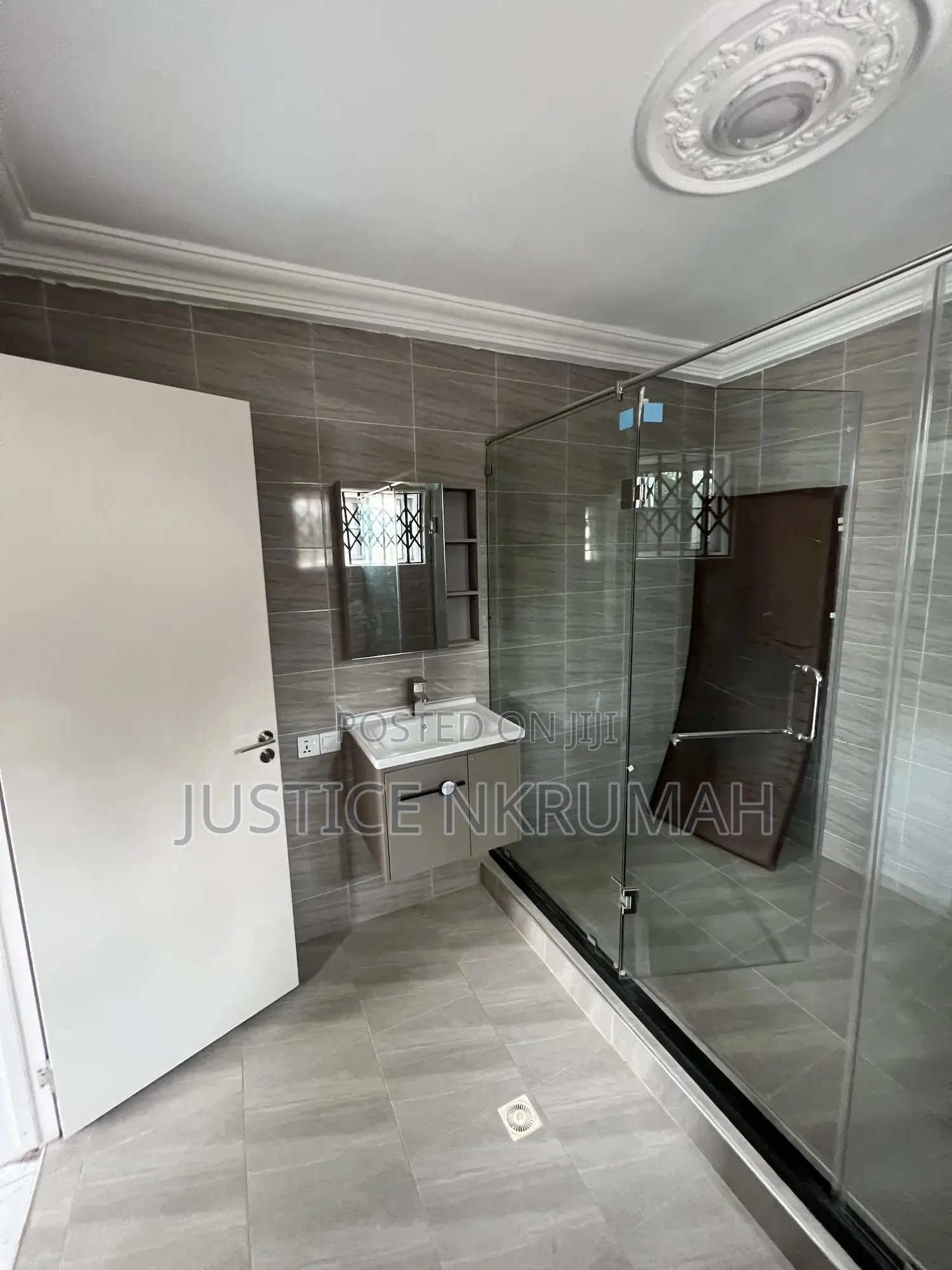 2bdrm Apartment in Mr Justice Estate, Top Base for rent