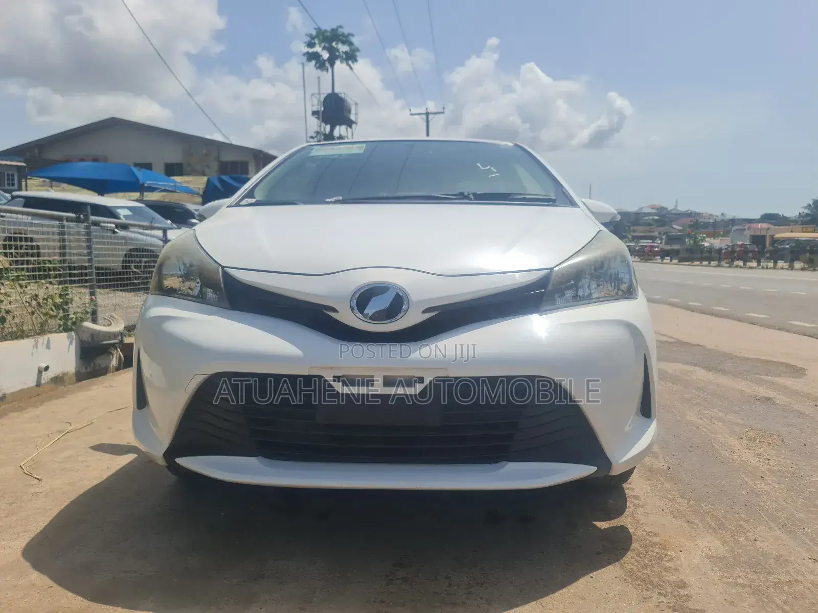 Toyota Vitz 1.5 FWD 5dr 2014 White