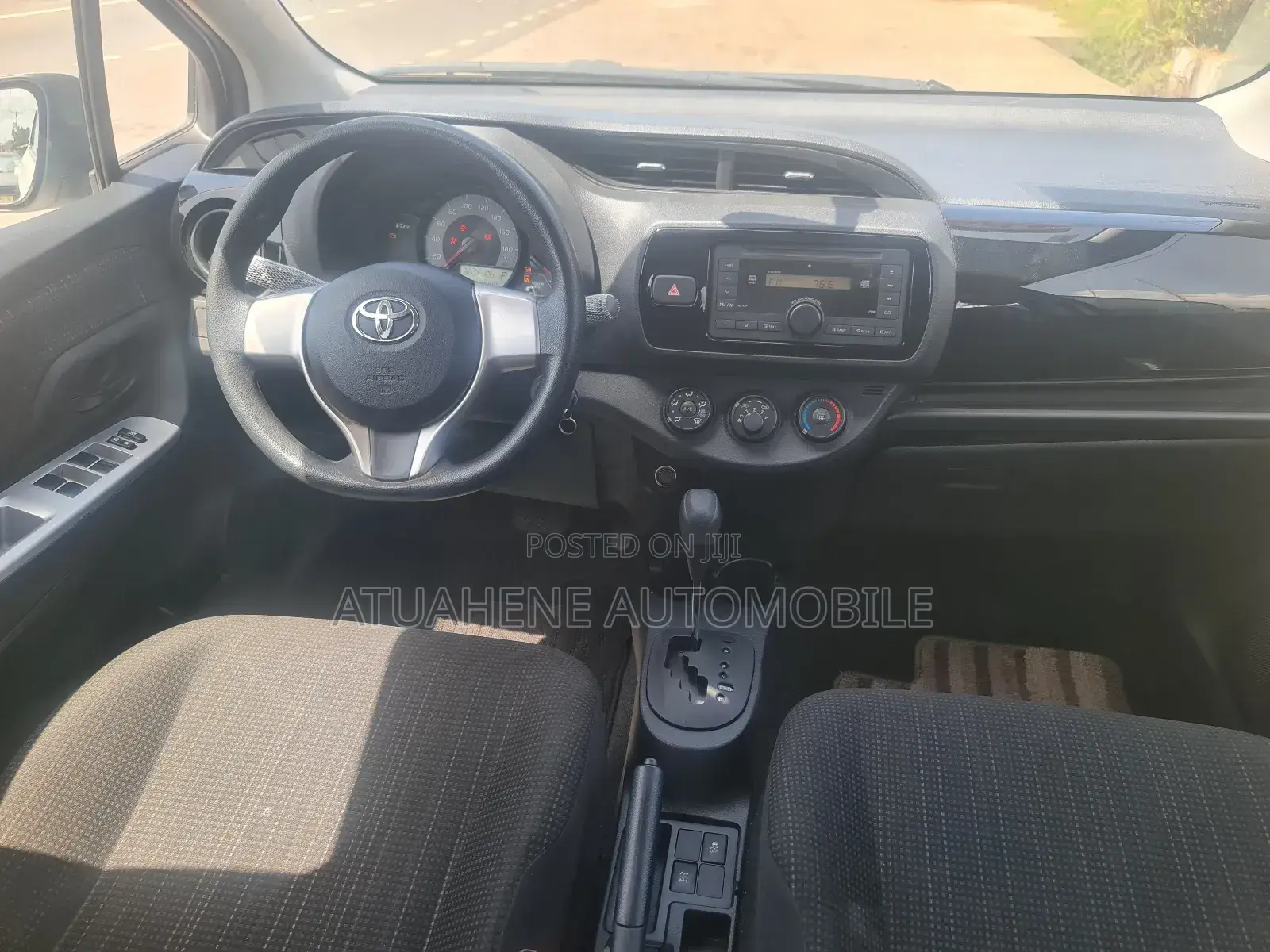 Toyota Vitz 1.5 FWD 5dr 2014 White