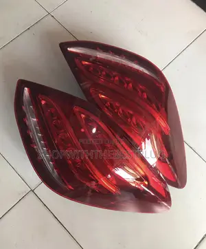Mercedes Benz C300 2016-2018 Taillight Pair