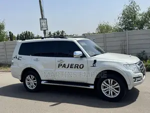 Mitsubishi Pajero V90 3.8 V6 GLS/GLX 2019 White