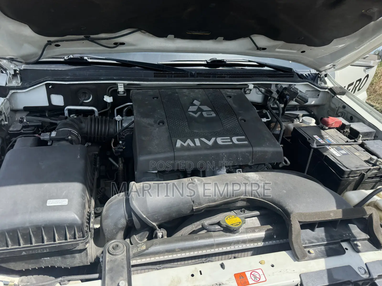 Mitsubishi Pajero V90 3.8 V6 GLS/GLX 2019 White