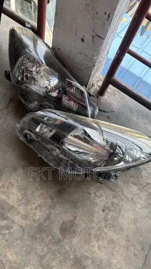 Toyota Vitz/Yaris Headlight 2015,2016,2017,2018,2019,2020